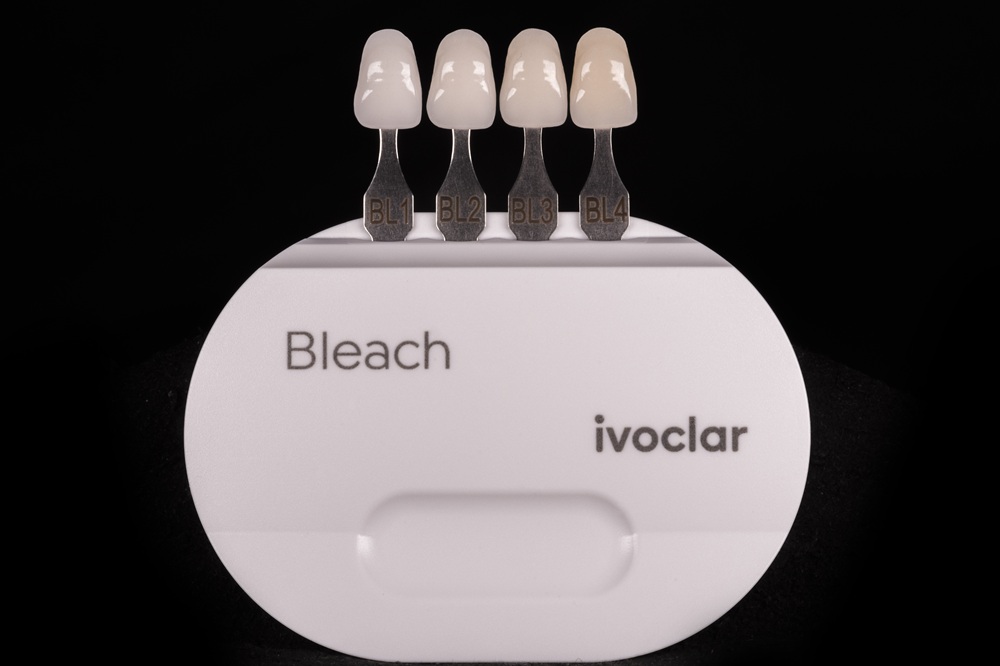 Расцветка Ivoclar Bleach